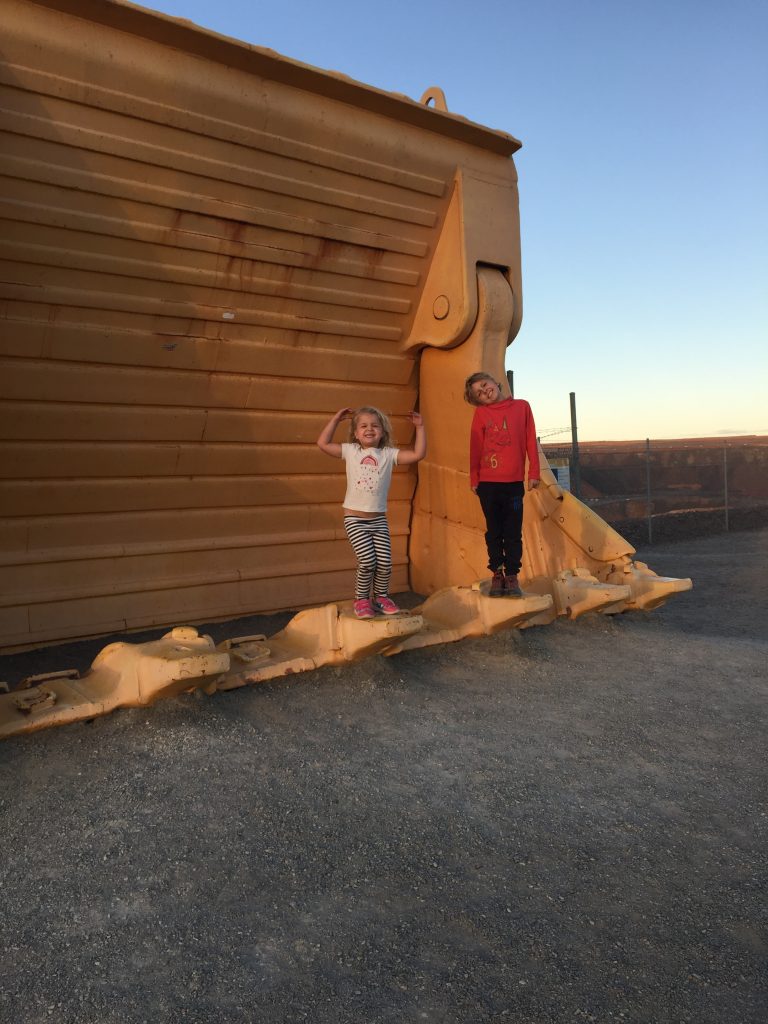 Kids in Kalgoorlie before the natural eczema treatment event